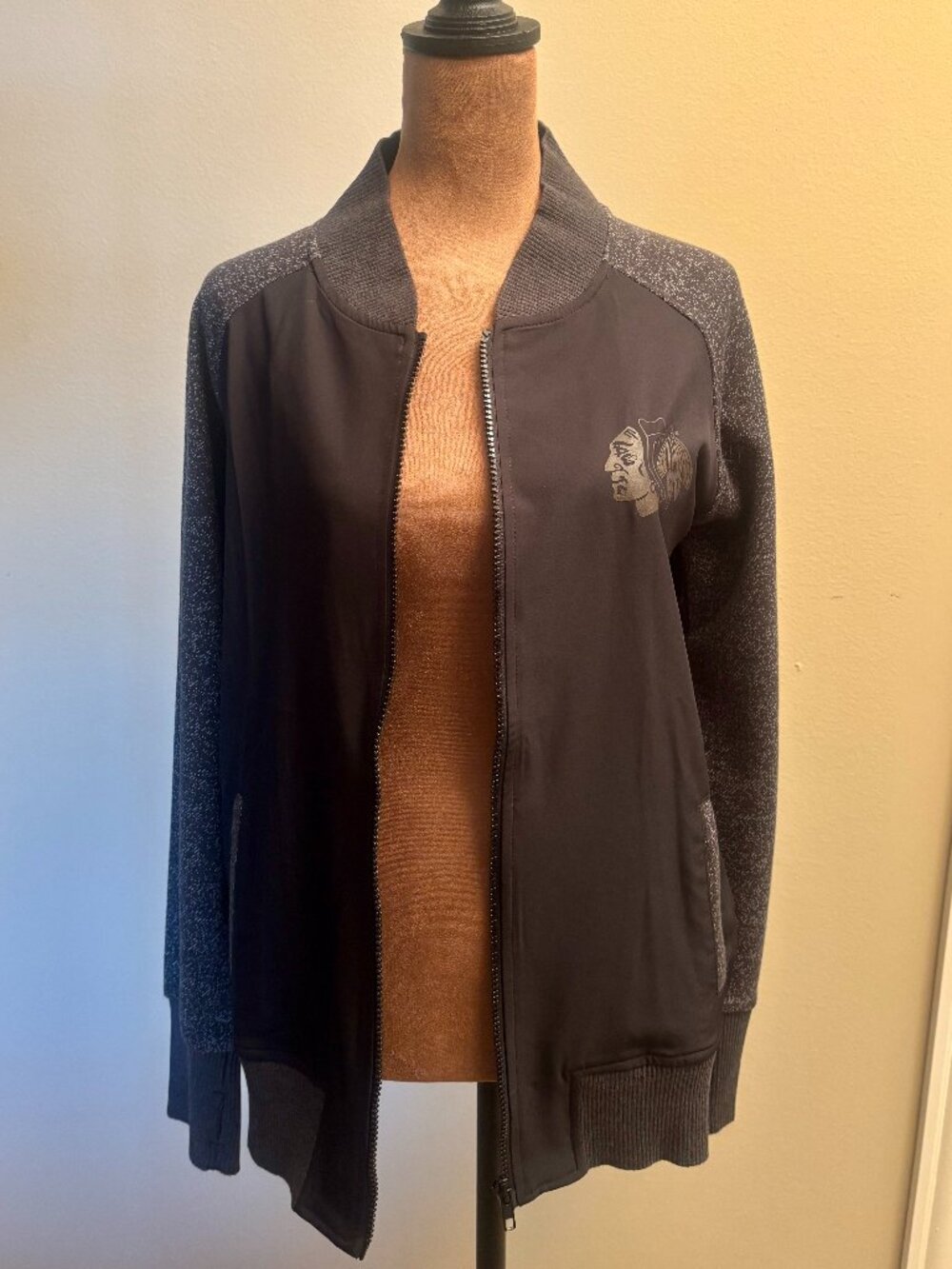 NHL Blackhawks Black Jacket Old Time Hockey Ladies Large